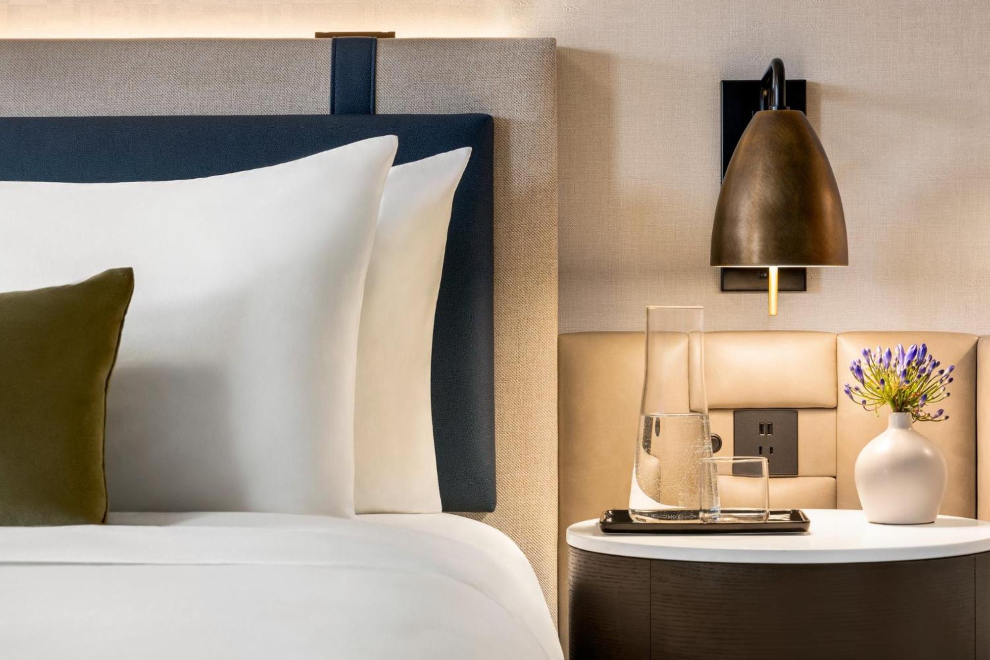 Crowne Plaza Edison By Ihg Hotell Exteriör bild