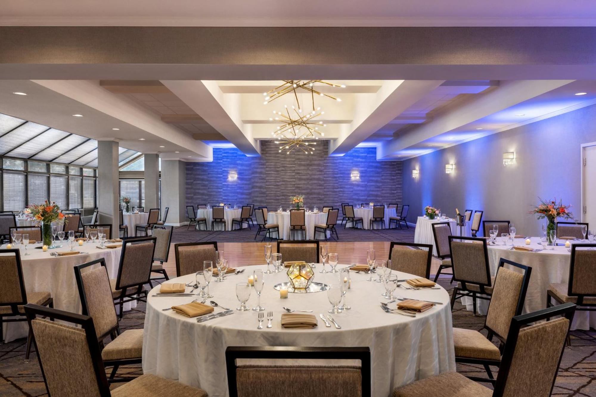 Crowne Plaza Edison By Ihg Hotell Exteriör bild