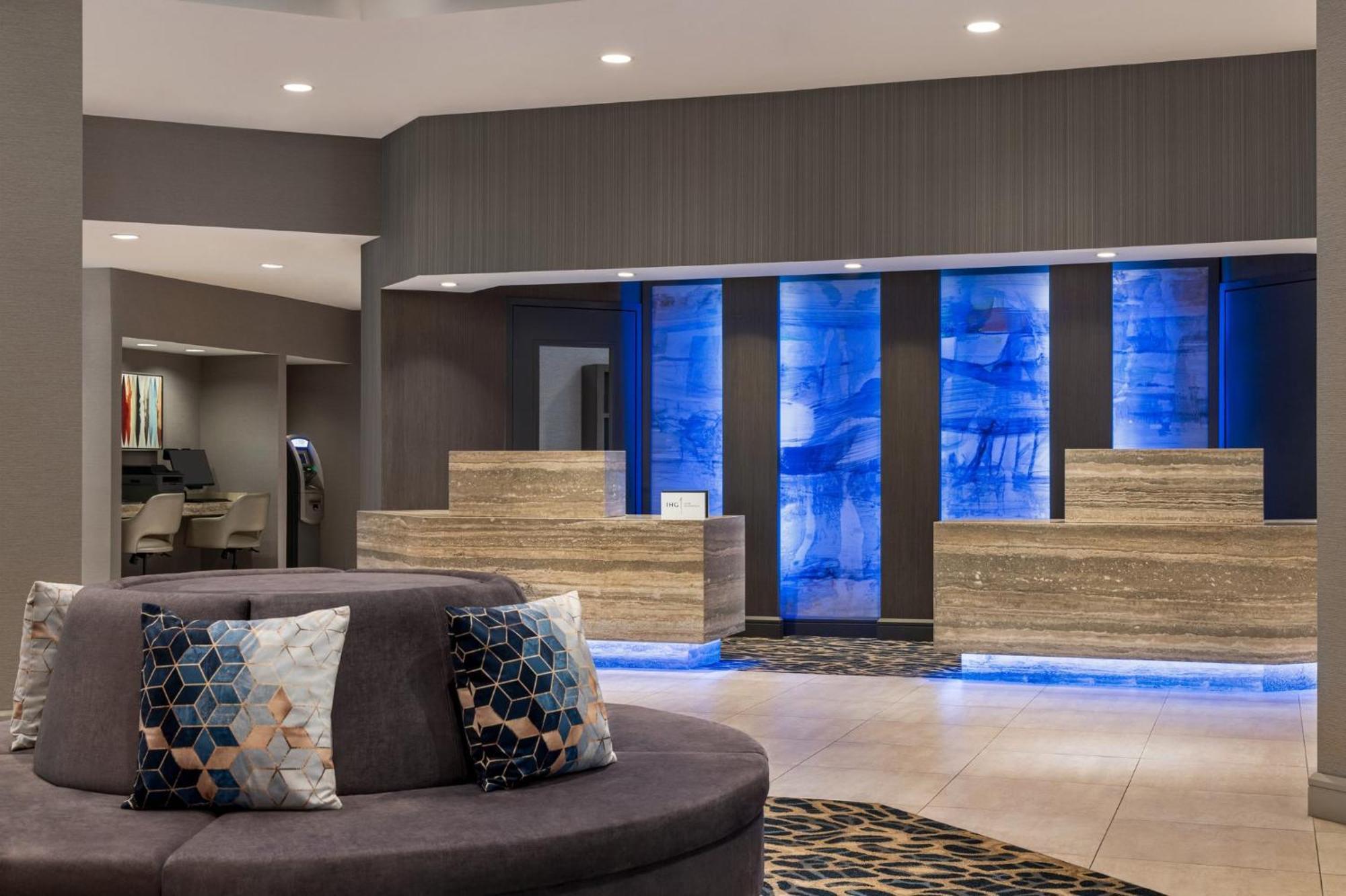 Crowne Plaza Edison By Ihg Hotell Exteriör bild