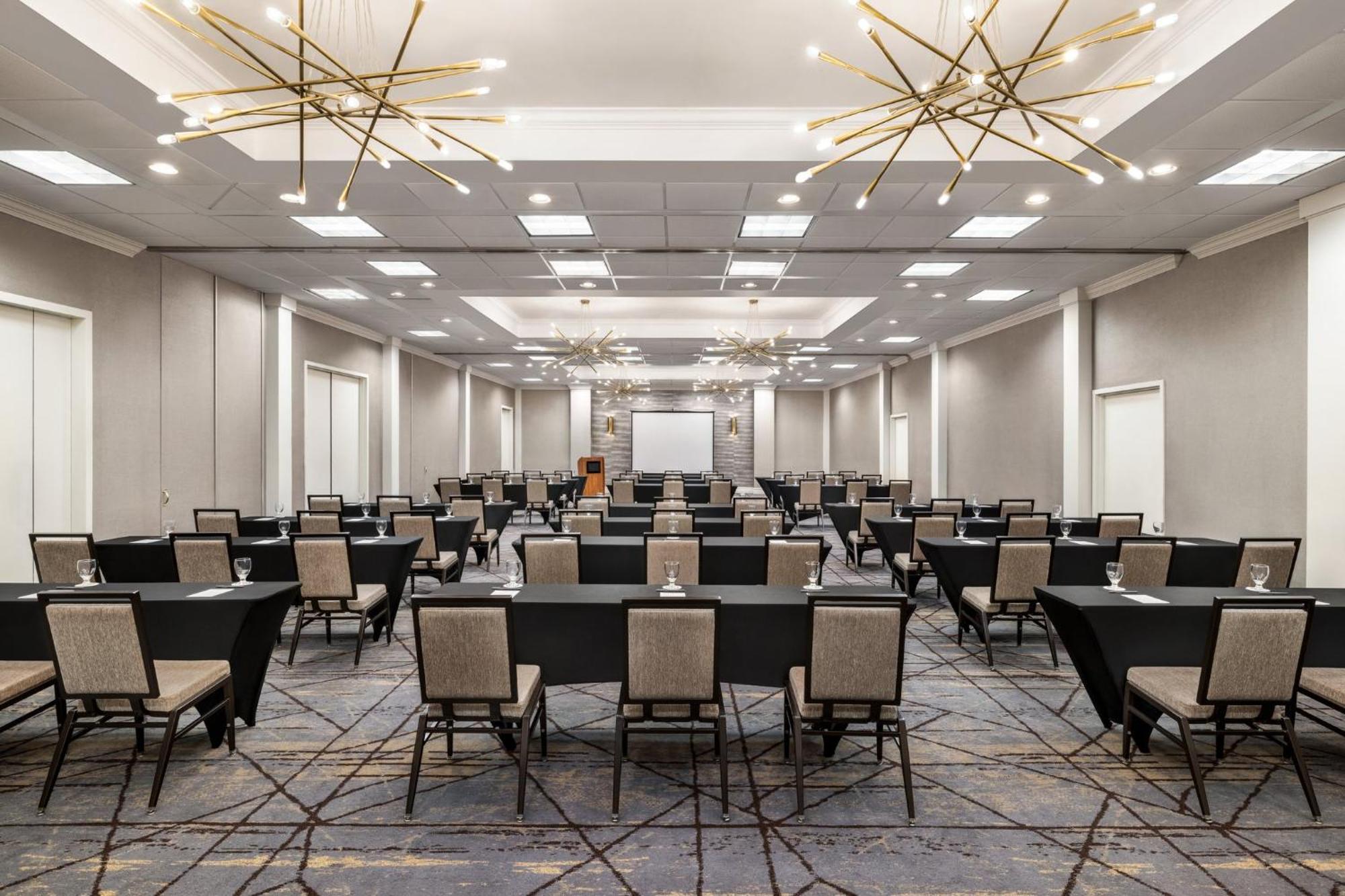 Crowne Plaza Edison By Ihg Hotell Exteriör bild