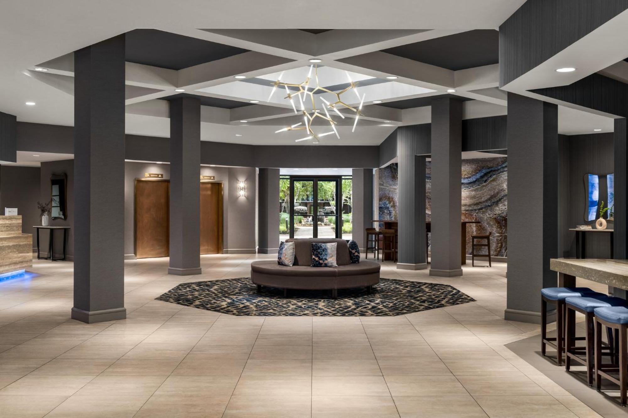 Crowne Plaza Edison By Ihg Hotell Exteriör bild