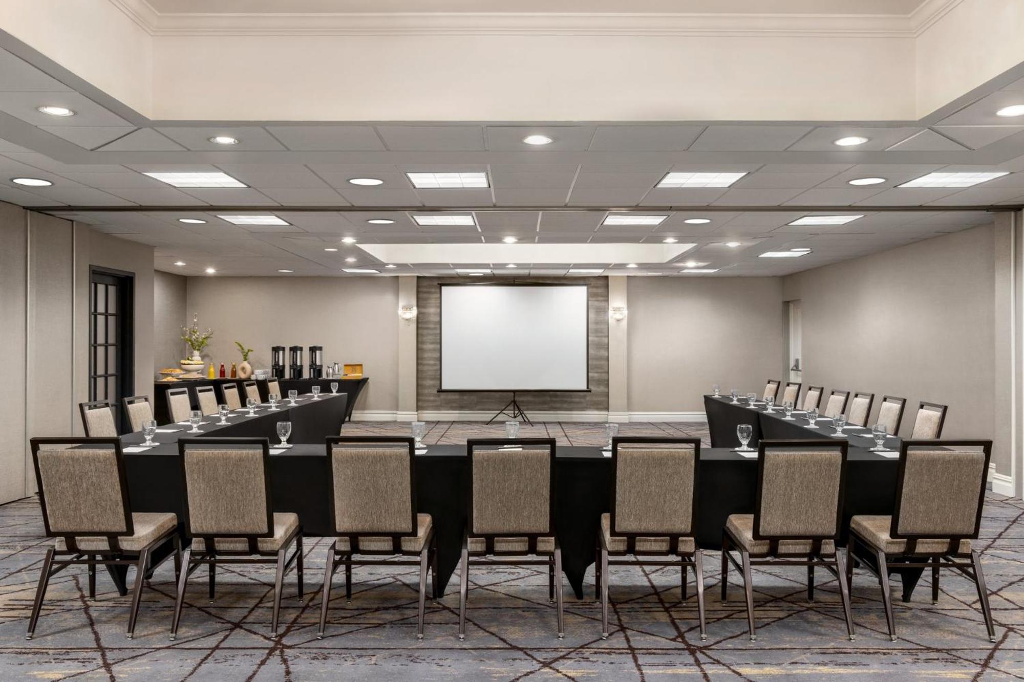 Crowne Plaza Edison By Ihg Hotell Exteriör bild